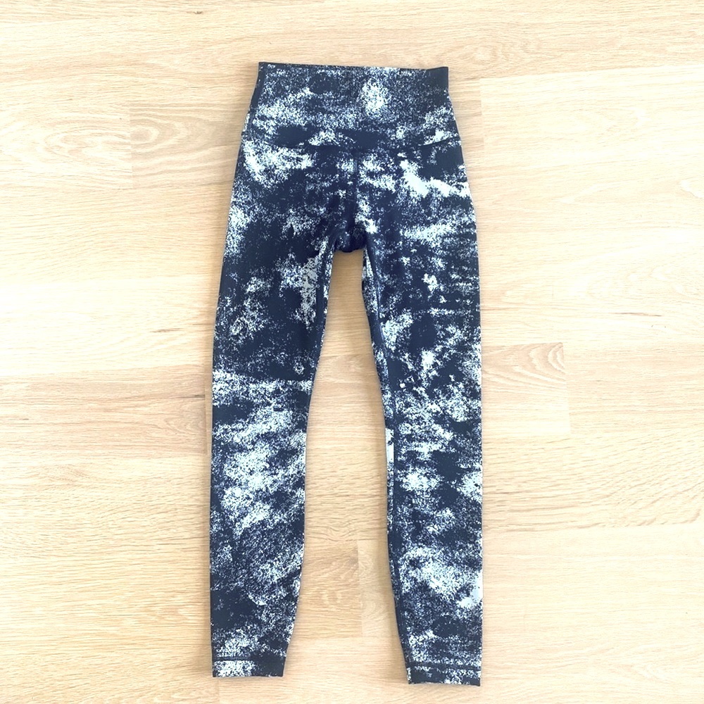 Lululemon Wunder Under High Rise 25" leggings black & white